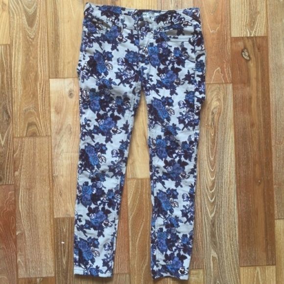Free People 💐 blue floral corduroy jeans - Picture 3 of 7